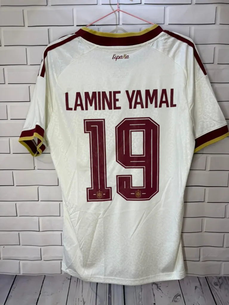 Spain 2026 (Lamine Yamal 19 )World Cup Away Kit (M, fan)