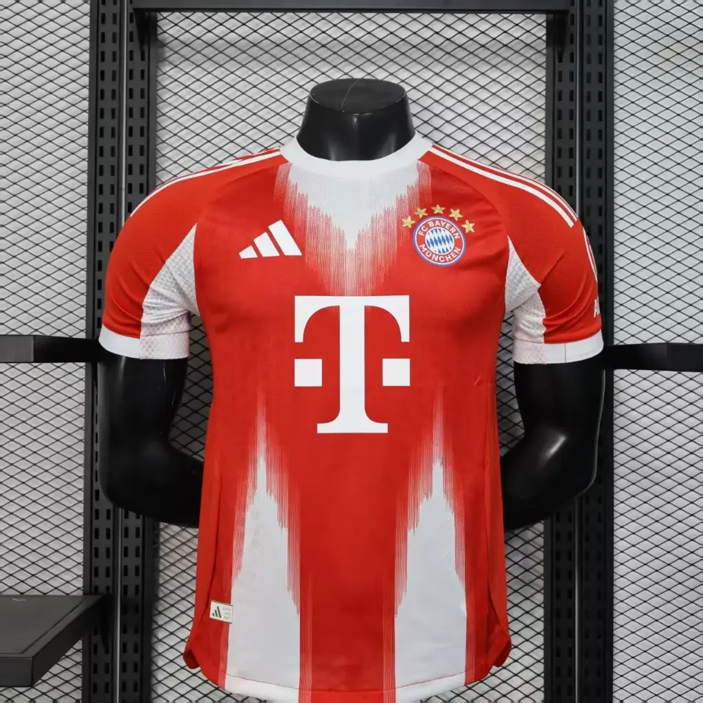 FC Bayern Munich 2025-26 Home Kit   (S, fan)