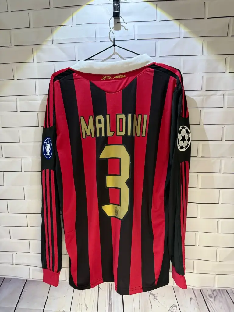 AC Milan 2006 (Maldini) Retro Kit    (M)