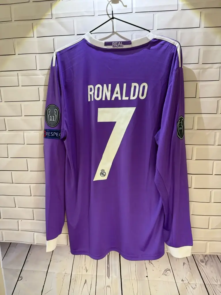Real Madrid 2016 (Ronaldo) Away Kit (M)